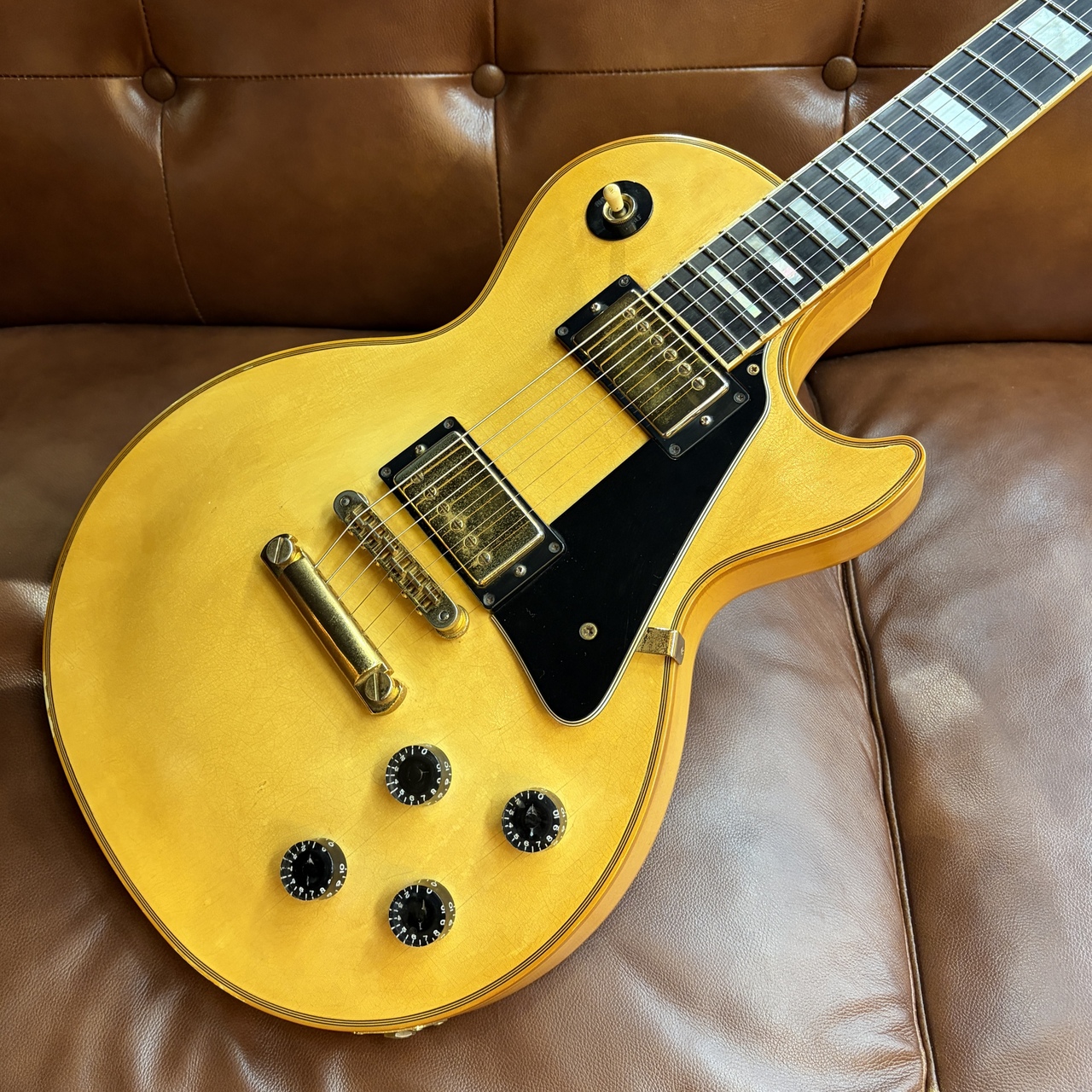 Gibson 【飴色のカスタム】Les Paul Custom White 【4.55kg】1997年製