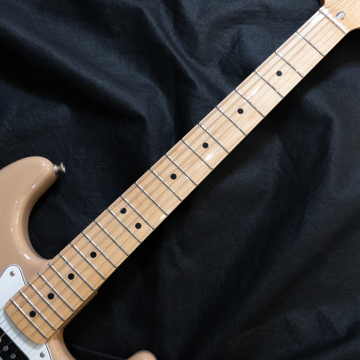 Fender MADE IN JAPAN LIMITED INTERNATIONAL COLOR STRATOCASTER Sahara Taupe （新品）【楽器検索デジマート】