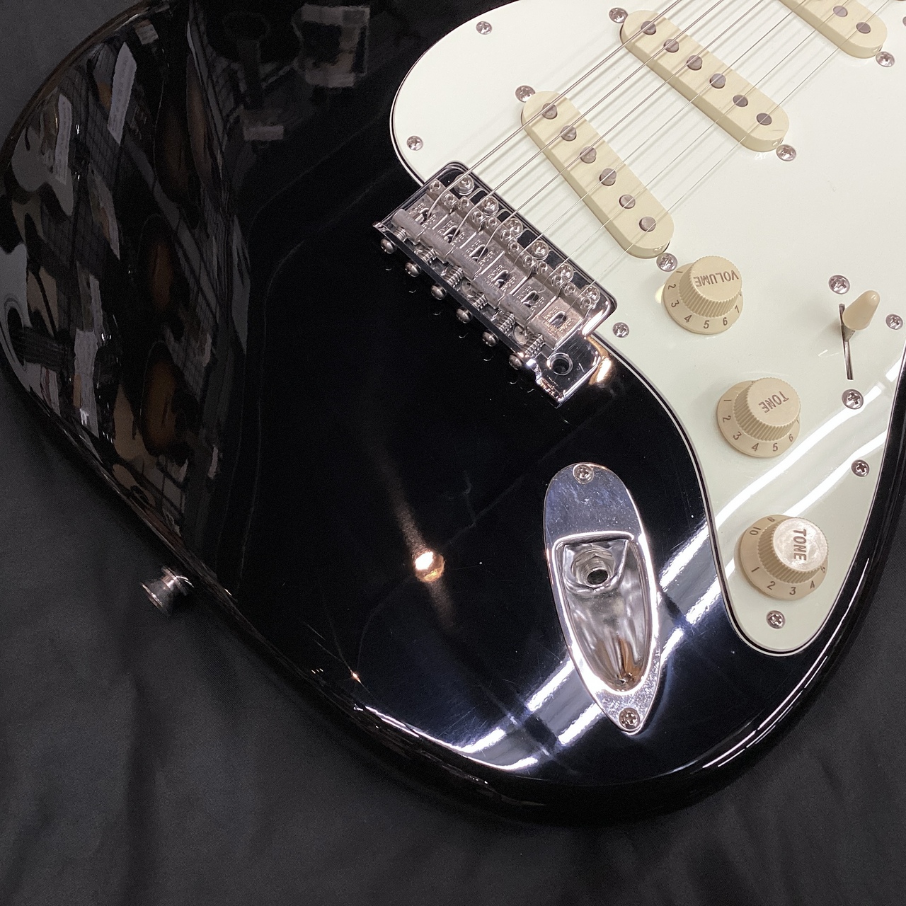 最終値下げ‼️Fender Japan ストラトTシリアル 新品ケース付　美品！ Fender Japan J-Craft Standard ST-STD SSH ダイナ期T0シリアル