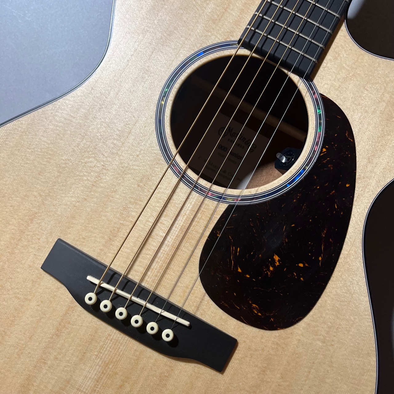 Martin 【抱え易いオール単板のエレアコ】000CJRE #3064790（新品