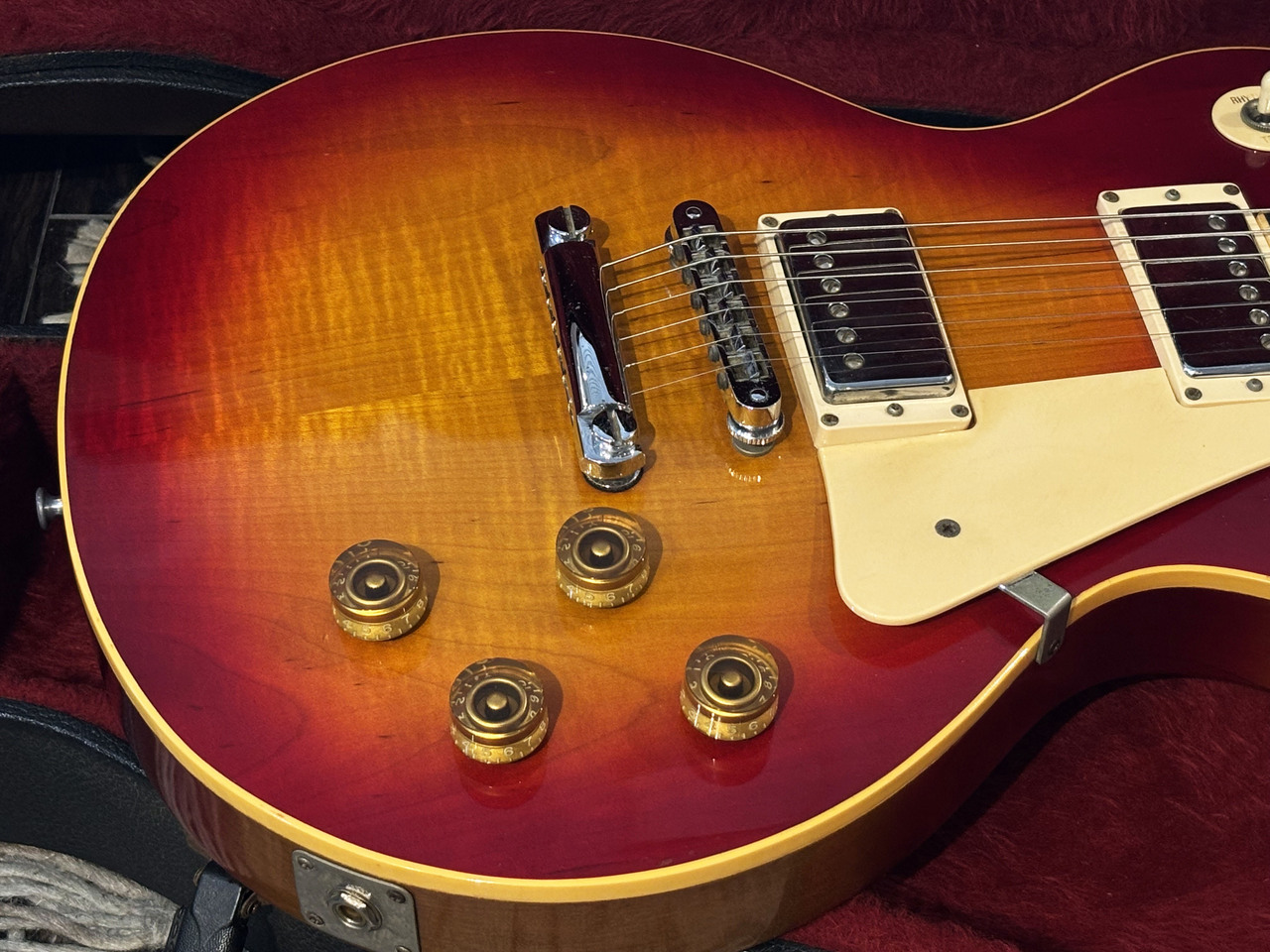 Gibson 1980 Les Paul Standard Cherry Sunburst【PRICE DOWN