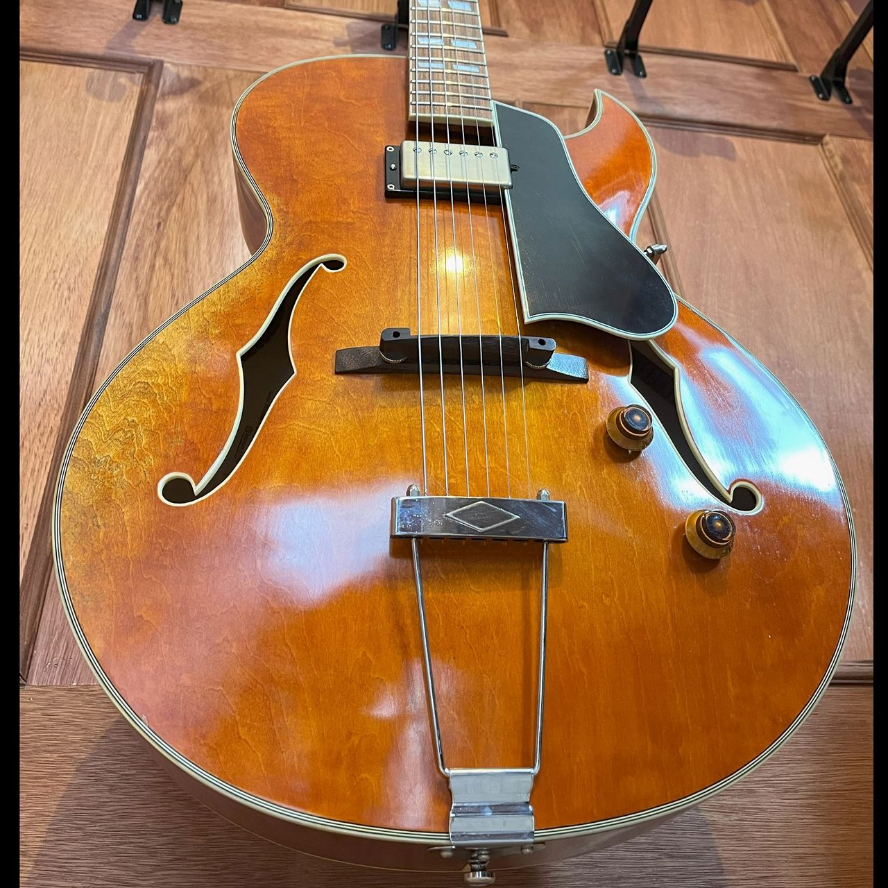 Eastman AR-175CE Sunburst ハードケース付き 楽天市場】Eastman AR-175CE -Sunburst- 【2.63kg】[イースト