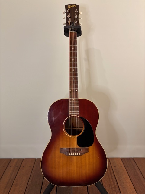 Gibson B-25 (1968年製)（ビンテージ/送料無料）【楽器検索デジマート】