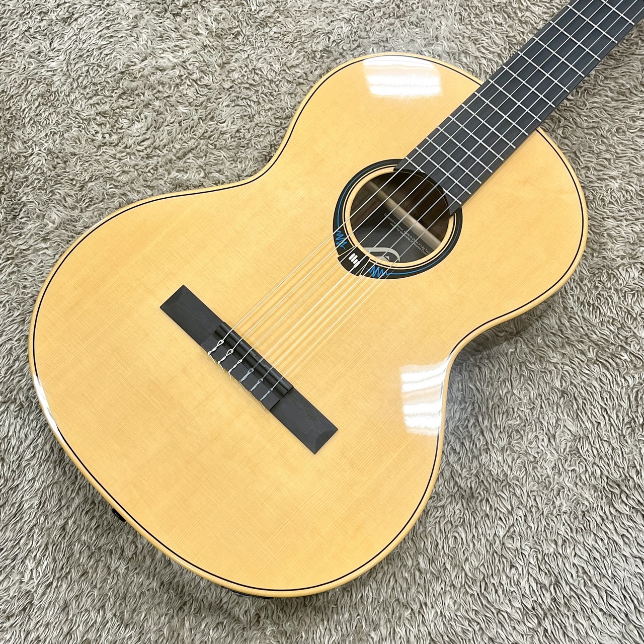 LAG Guitars Classical Hyvibe Series CHV30E / Nylon Smart