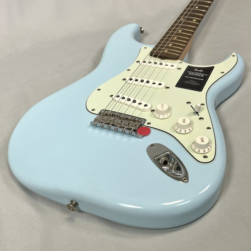 Fender Limited Edition Vintera® II Road Worn® '60s Stratocaster