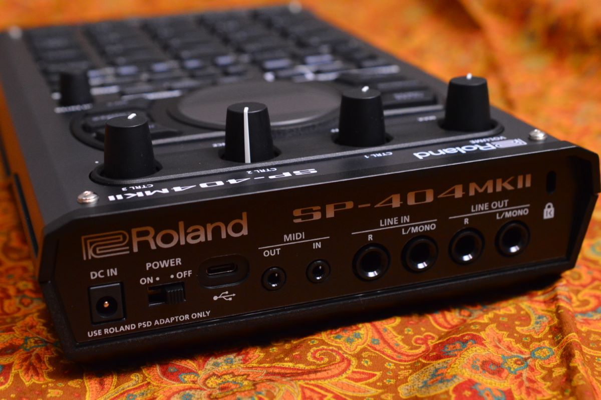Roland SP-404 MKII サンプラーSP404MK2 【開封品】（B級特価/送料無料 