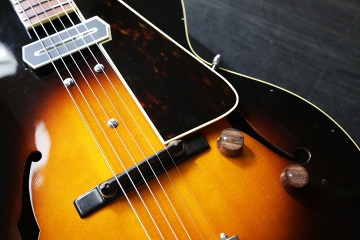 Archtop Tribute Custom ATC150CC Charlie Christian PU 新春セール