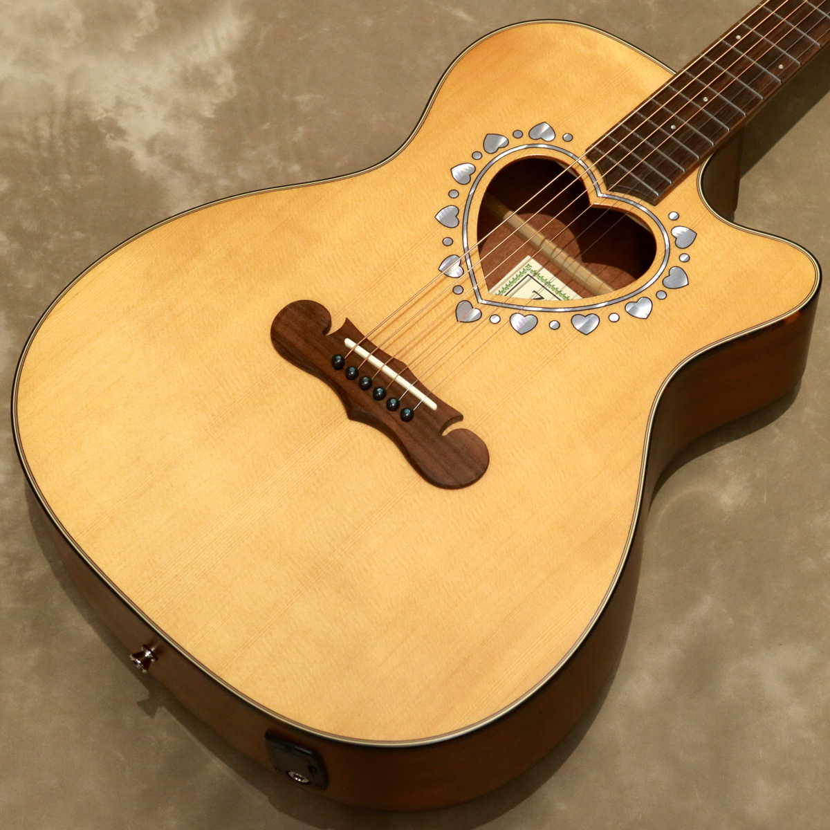 Zemaitis CAF-80HCW Orchestra Model Cutaway, Natural