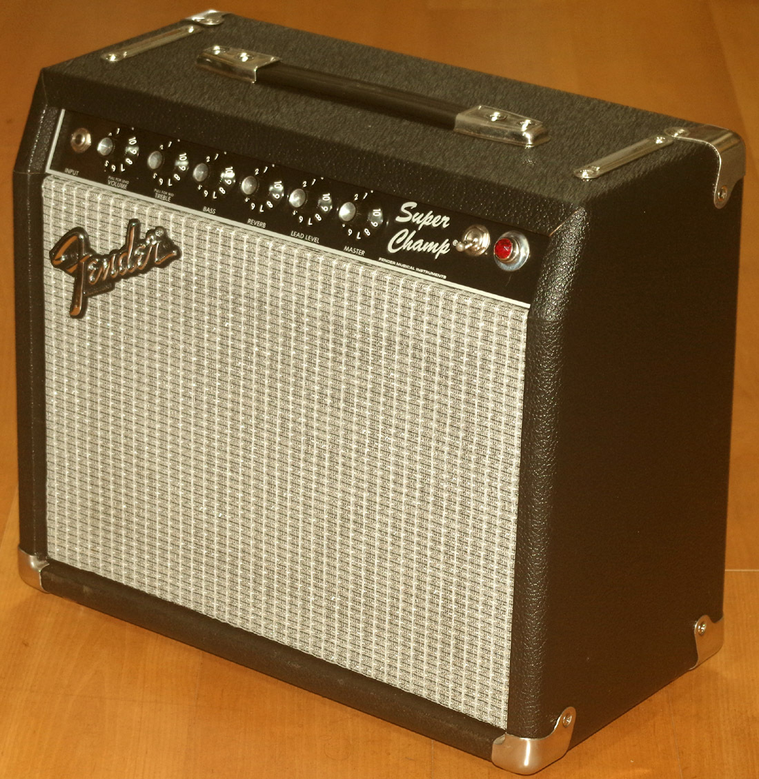 ヴィンテージアンプ Fender 1983年製 Super Champ（ビンテージ）【楽器検索デジマート】