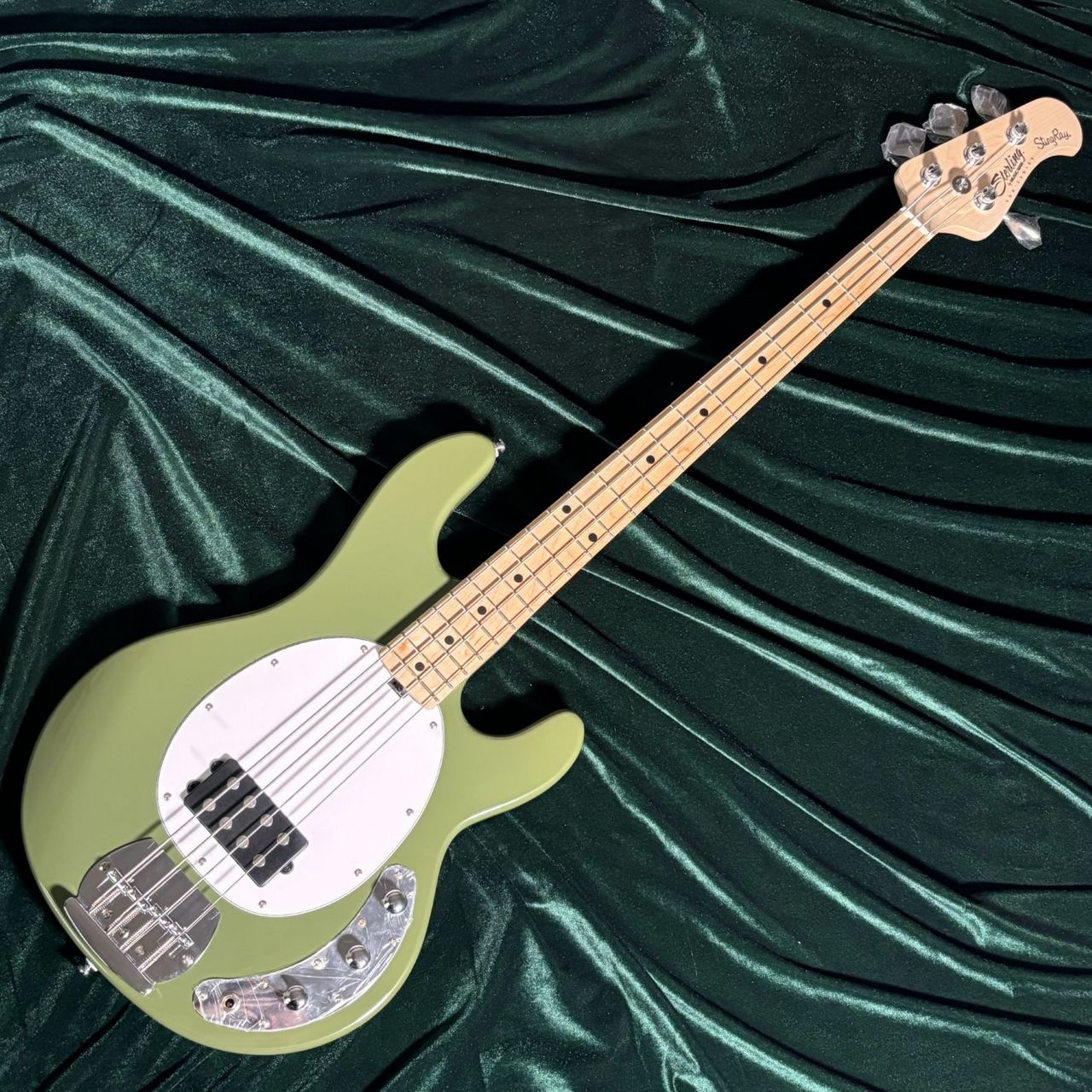 日曜限界値下げ　ほぼ未使用　Sterling StingRay エレキベース Amazon | Sterling By Musicman SUB STINGRAY RAY4 VINTAGE CREAM