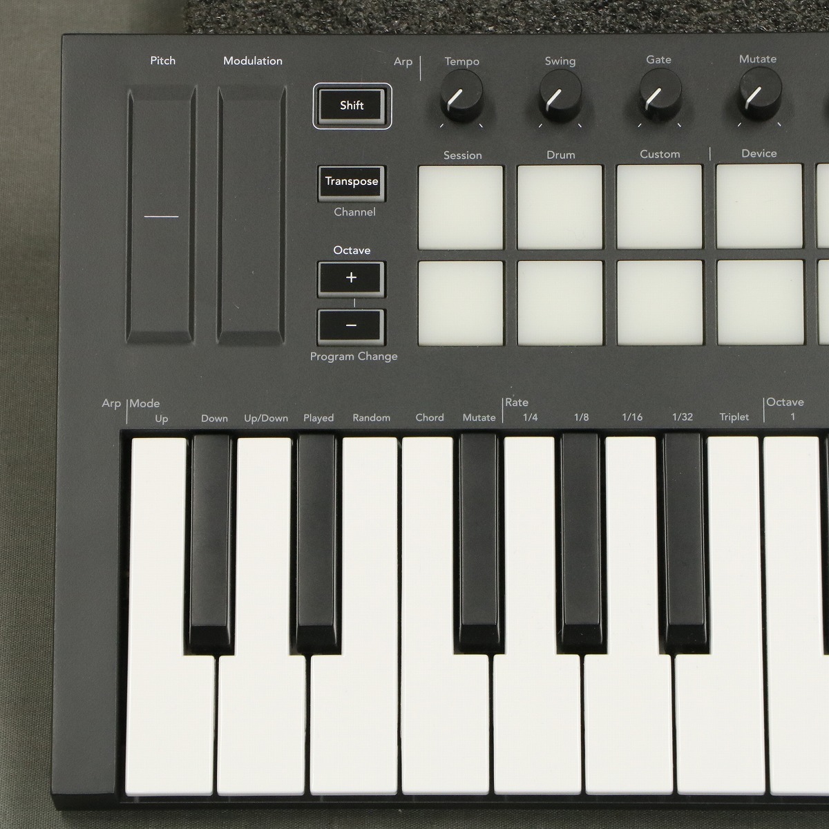 Novation LAUNCHKEY MINI MKIII 【御茶ノ水本店】（中古）【楽器検索