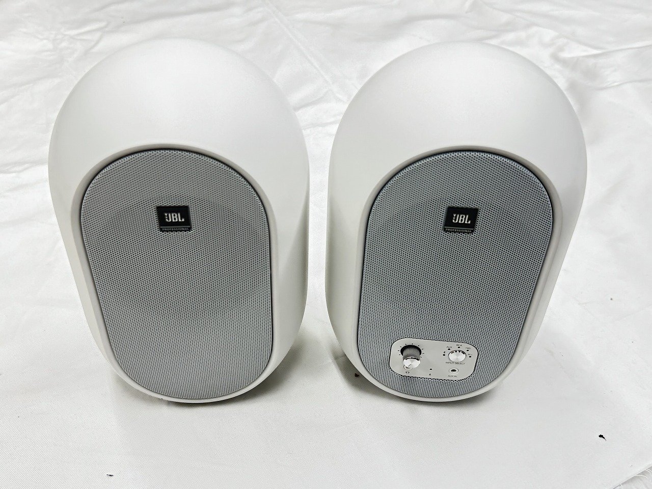 JBL スピーカー ホワイト　104-BTW-Y3 有線　Bluetooth Amazon.co.jp: JBL プロフェッショナル 104-BTW-Y3 パワード