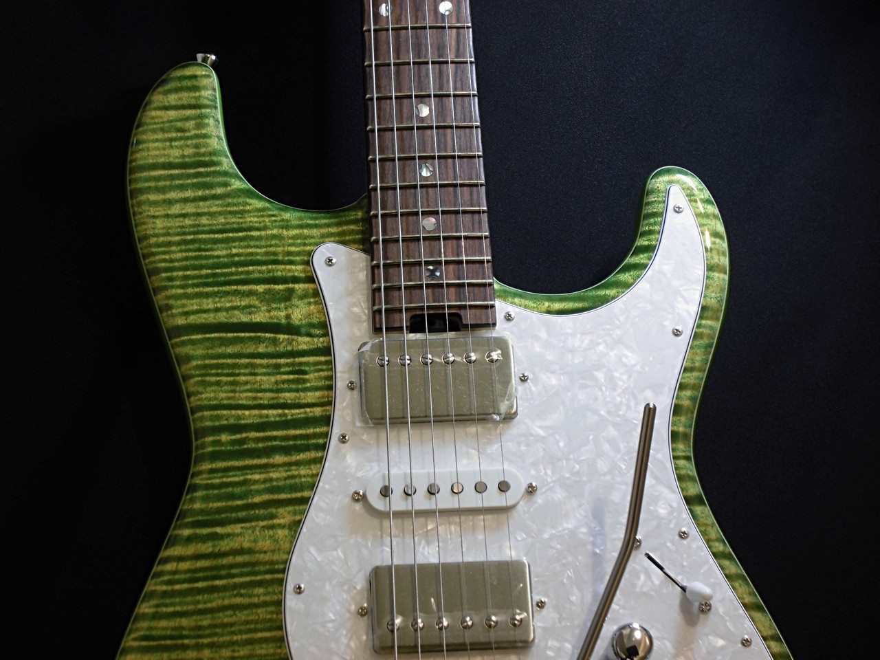 Kz Guitar Works Kz ST Trad 22 SSH ストラト Kz Guitar Works Kz ST Trad 22 SSH7 (Shoreline Gold) 【特価