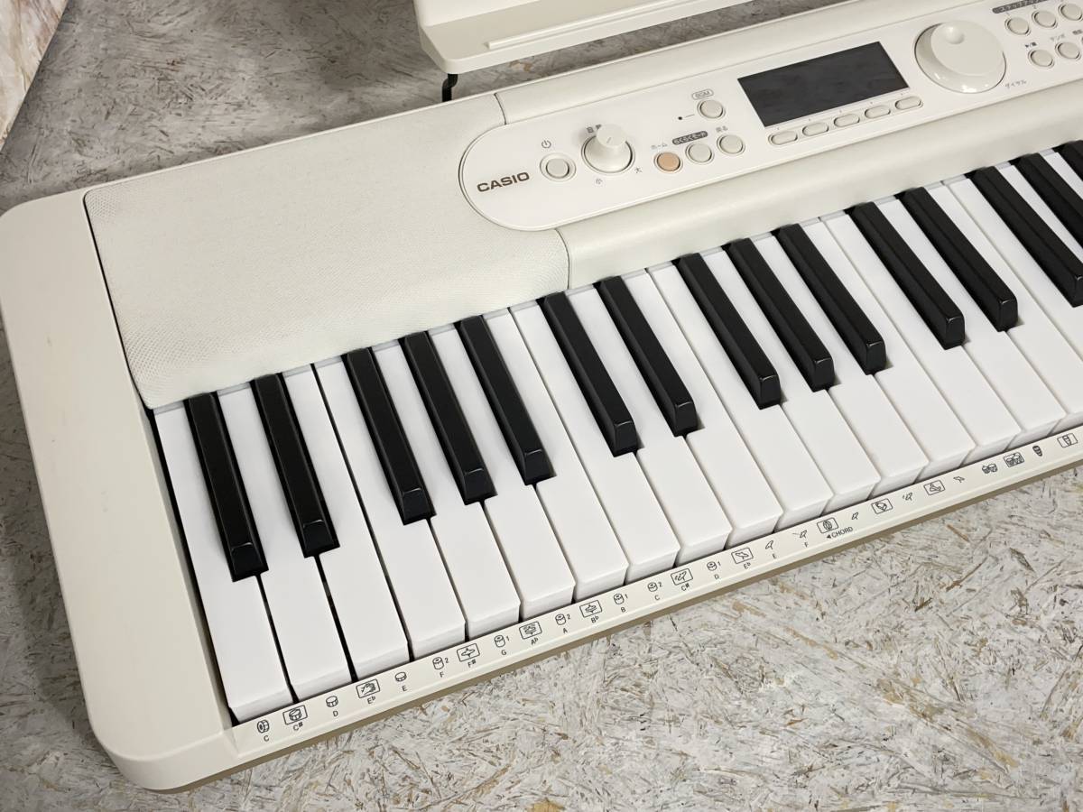 CASIO LK-526 ホワイト 電子キーボード！少しだけ使用 【公式通販】
