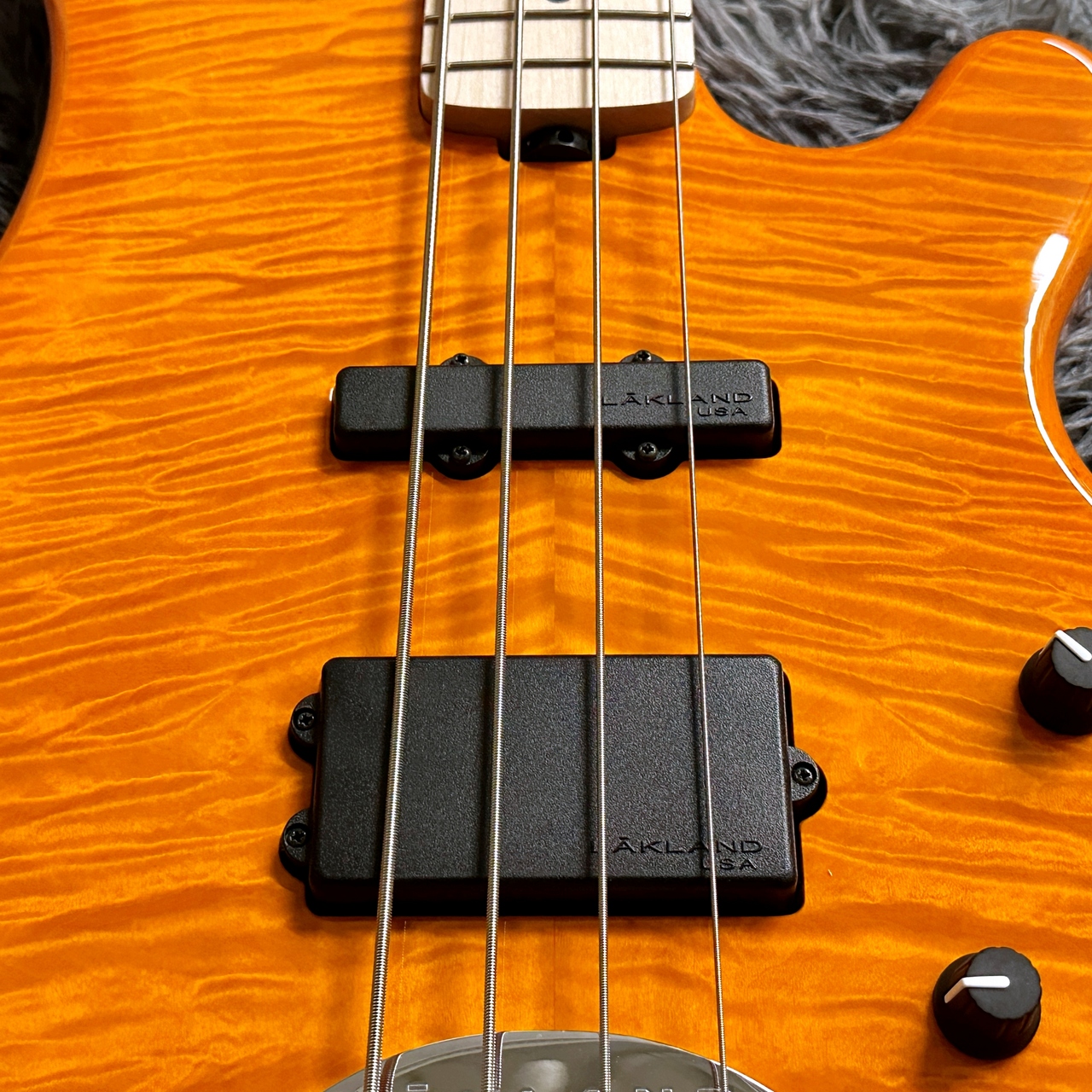 Lakland SL44-94 Deluxe Maple Amber Translucent -Shoreline Series