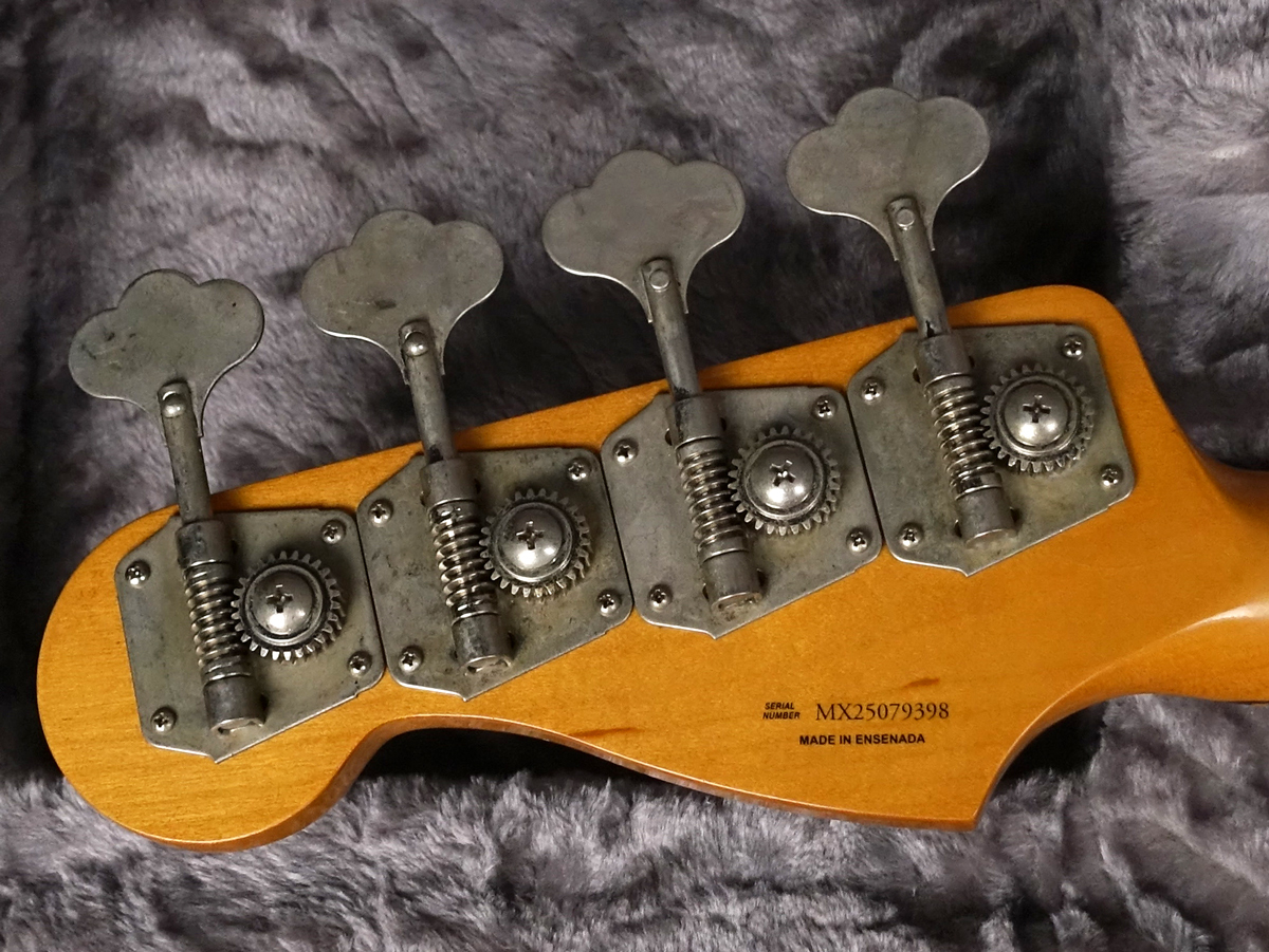 Fender Limited Edition Vintera II Road Worn '60s Precision