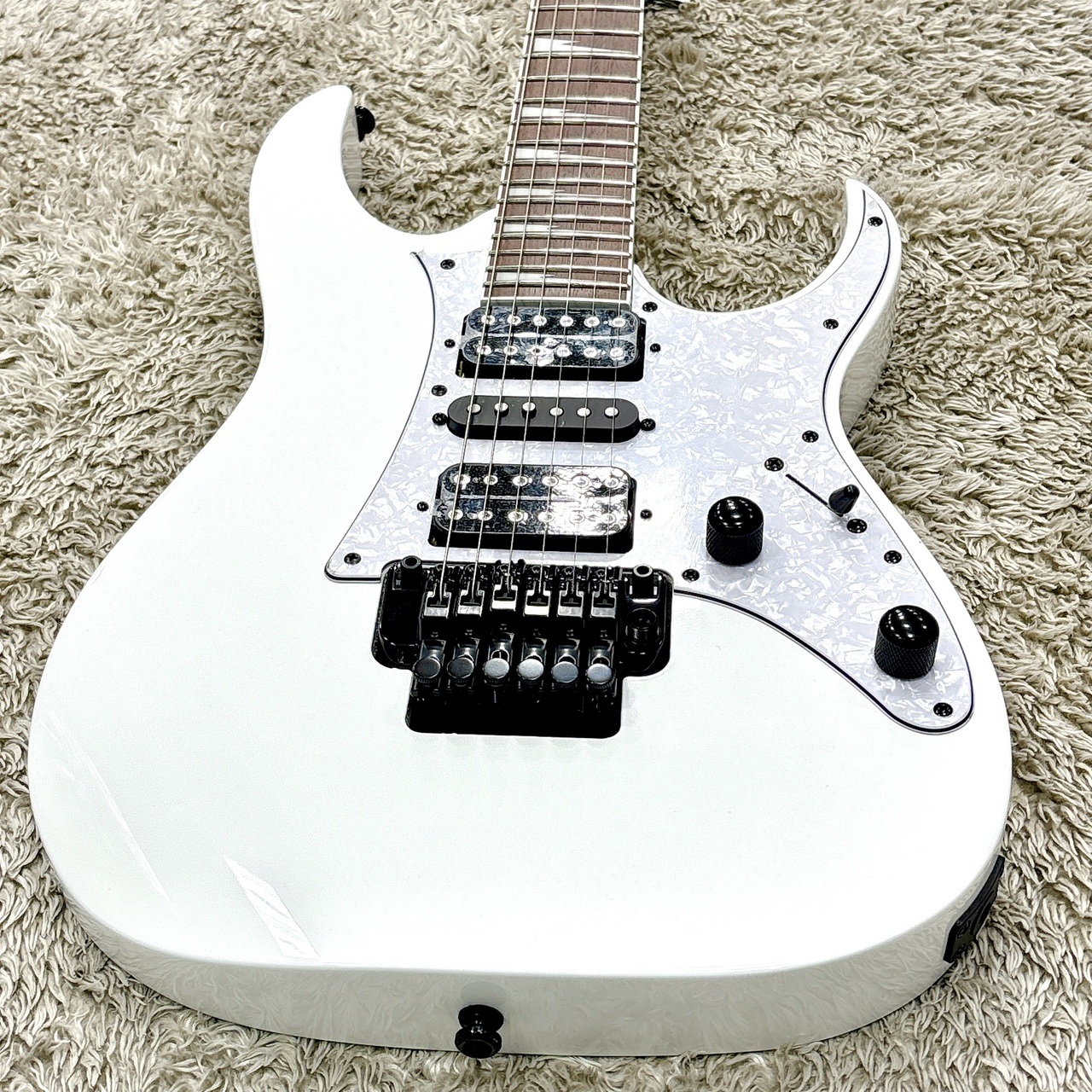 値下げ不可、期間限定出品、ibanez rg450dxb トレモロアーム付き Ibanez RG450DXB-WH (White) 【特価】【2025年製】（新品特価
