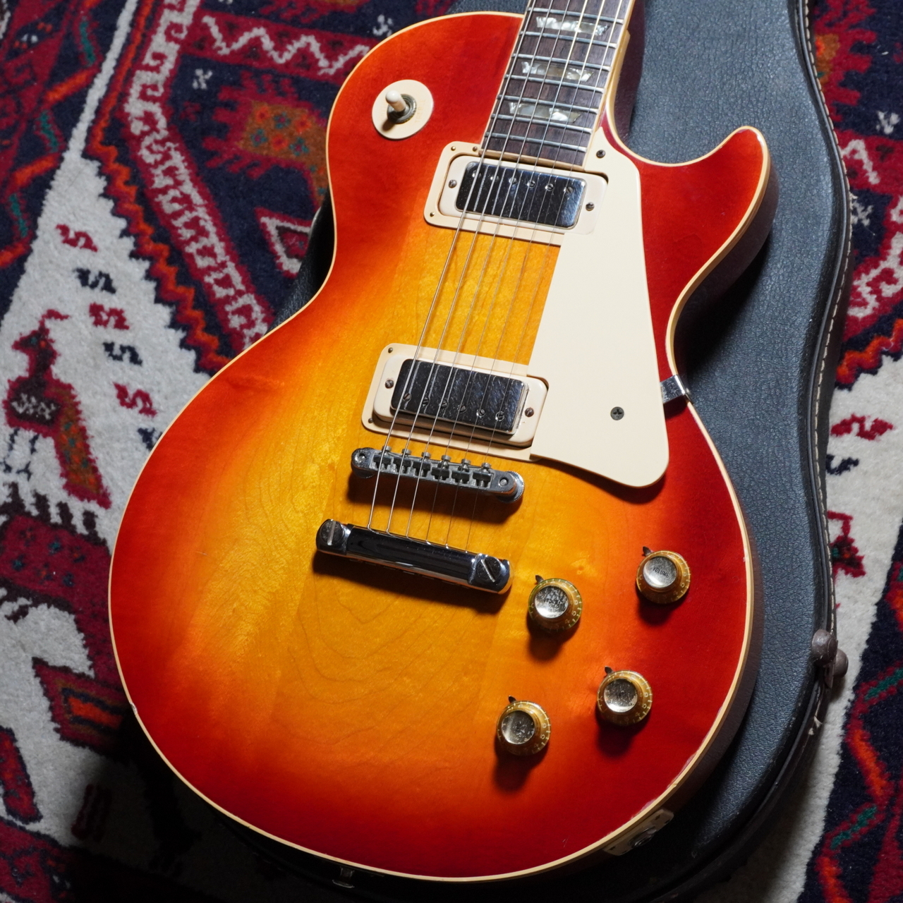 Gibson 1973 Les Paul Deluxe Cherry Sunburst（ビンテージ