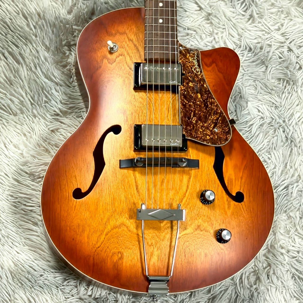 Godin 5th Avenue CW Kingpin II HB Cognac Burst【現物画像】2/1更新 