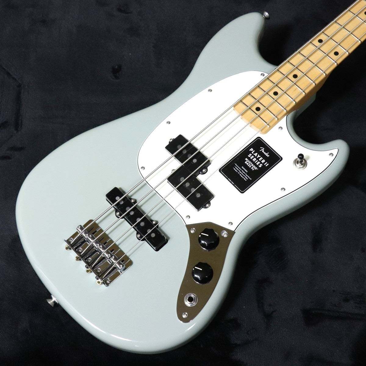 Fender Player II Mustang Bass PJ Maple Fingerboard Cactus Gray