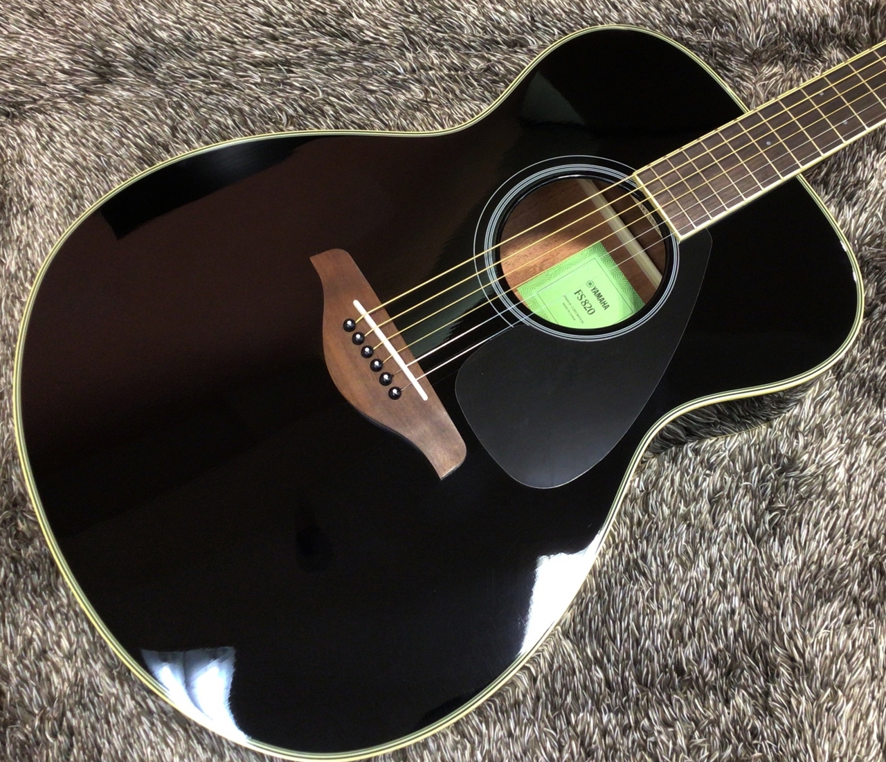 超美品！YAMAHAアコースティックギター FS820ブラック YAMAHA FS820 BL (ブラック) アコースティックギター ヤマハ