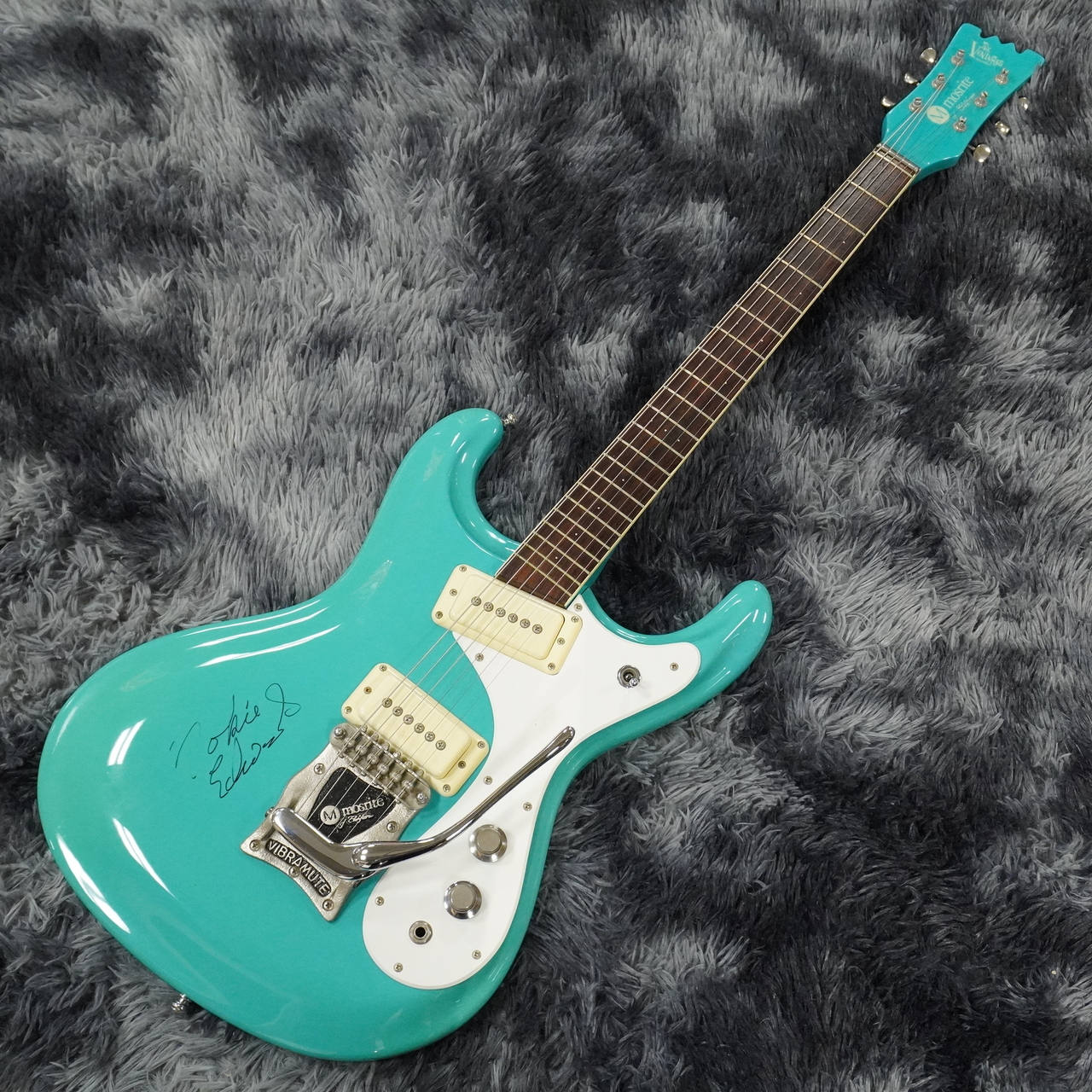 Mosrite Super Excellent '65 .signed The Ventures Nokie Edwards