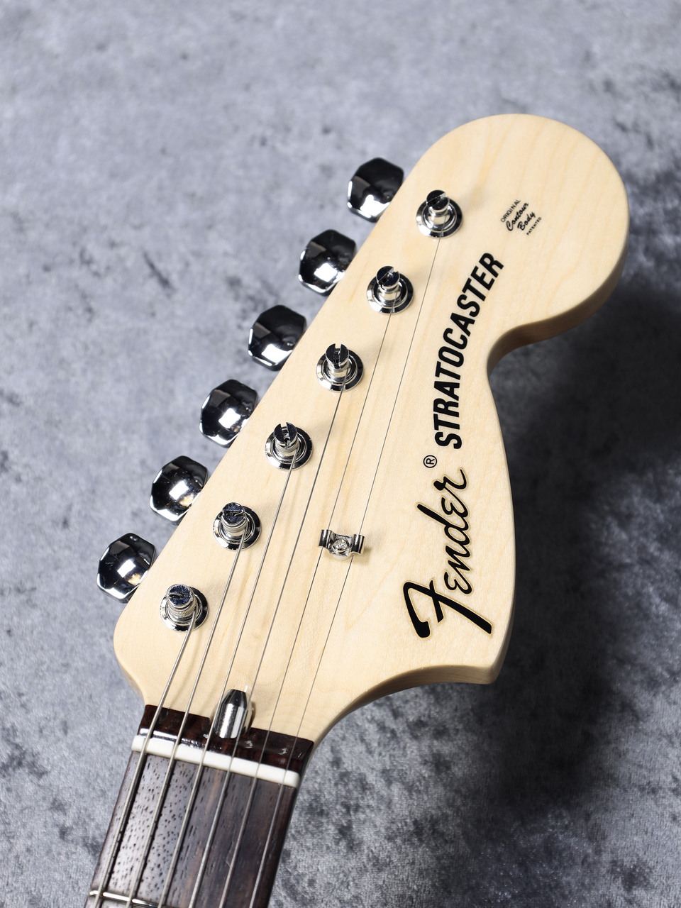 Fender FSR Made in Japan Traditional 70s Stratocaster -Black 