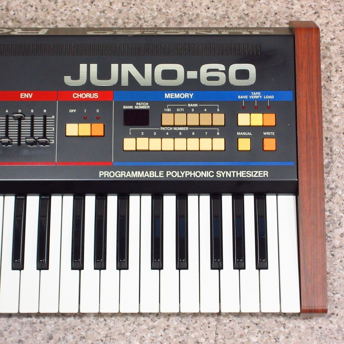 Roland JUNO-60 