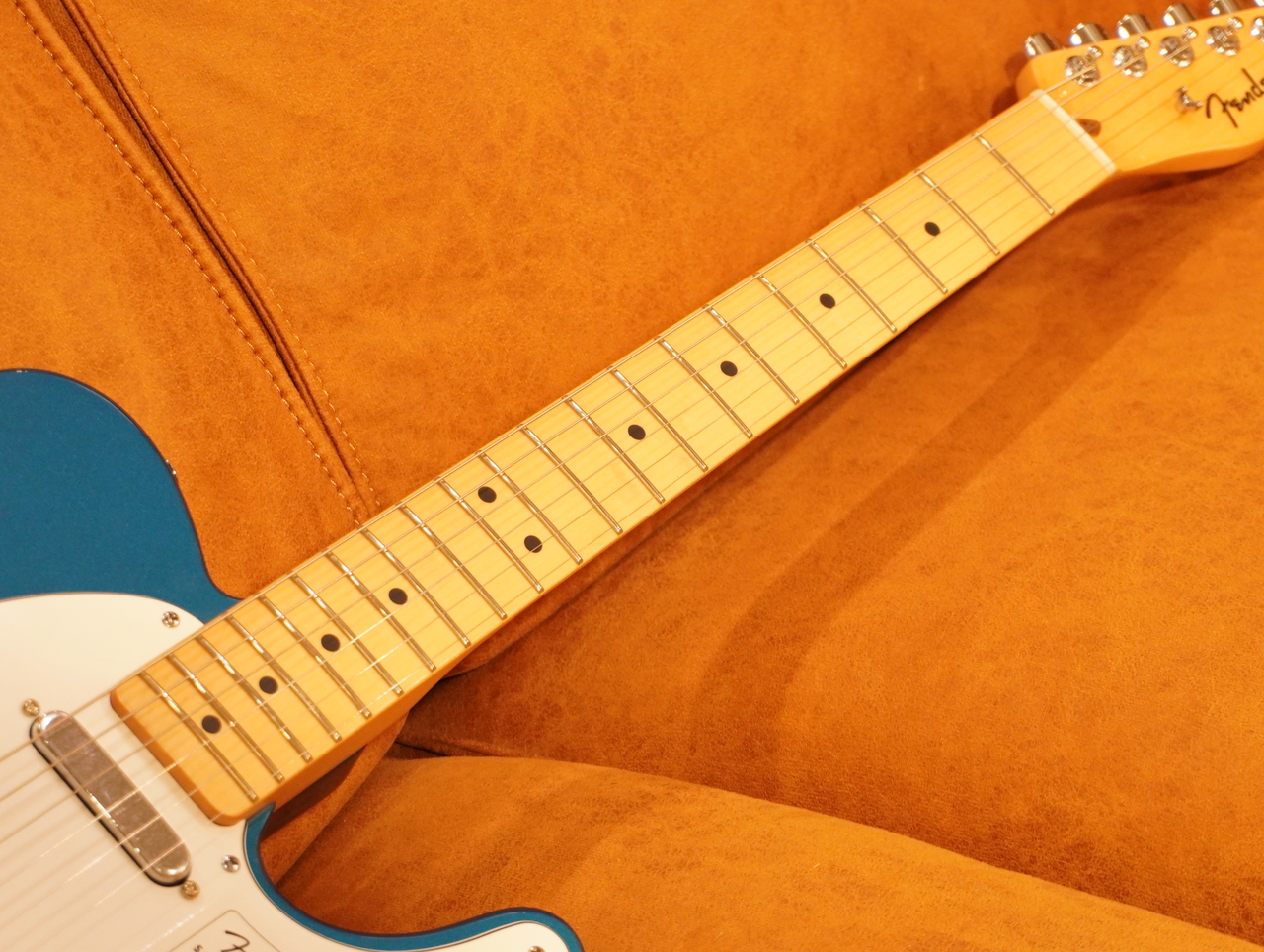 テレキャスターアセンブリ　高品質　Standard Fender Standard Telecaster, Maple Fingerboard, White