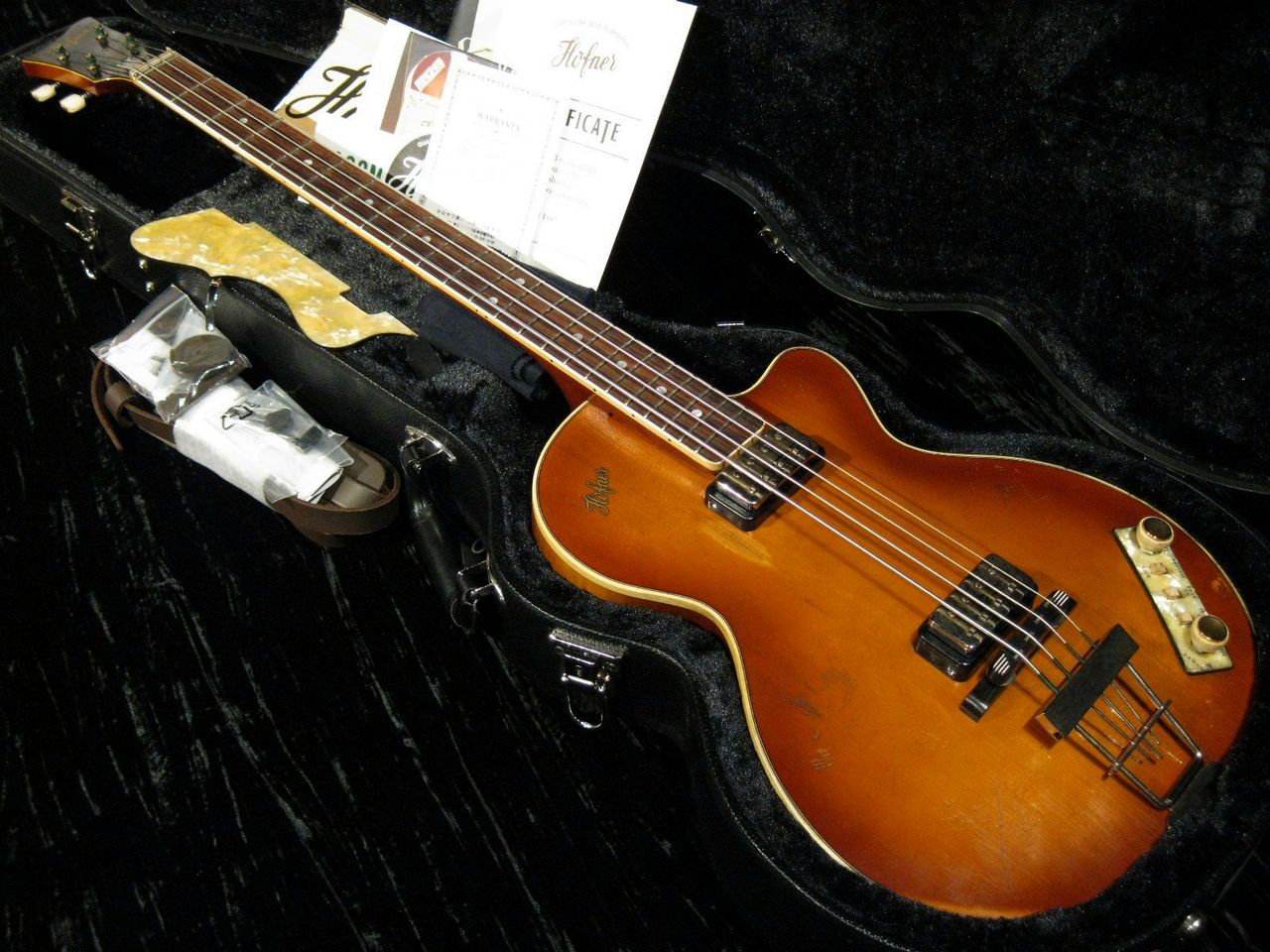 Hofner Premium Series H500/2-RLC-0 Club Bass 