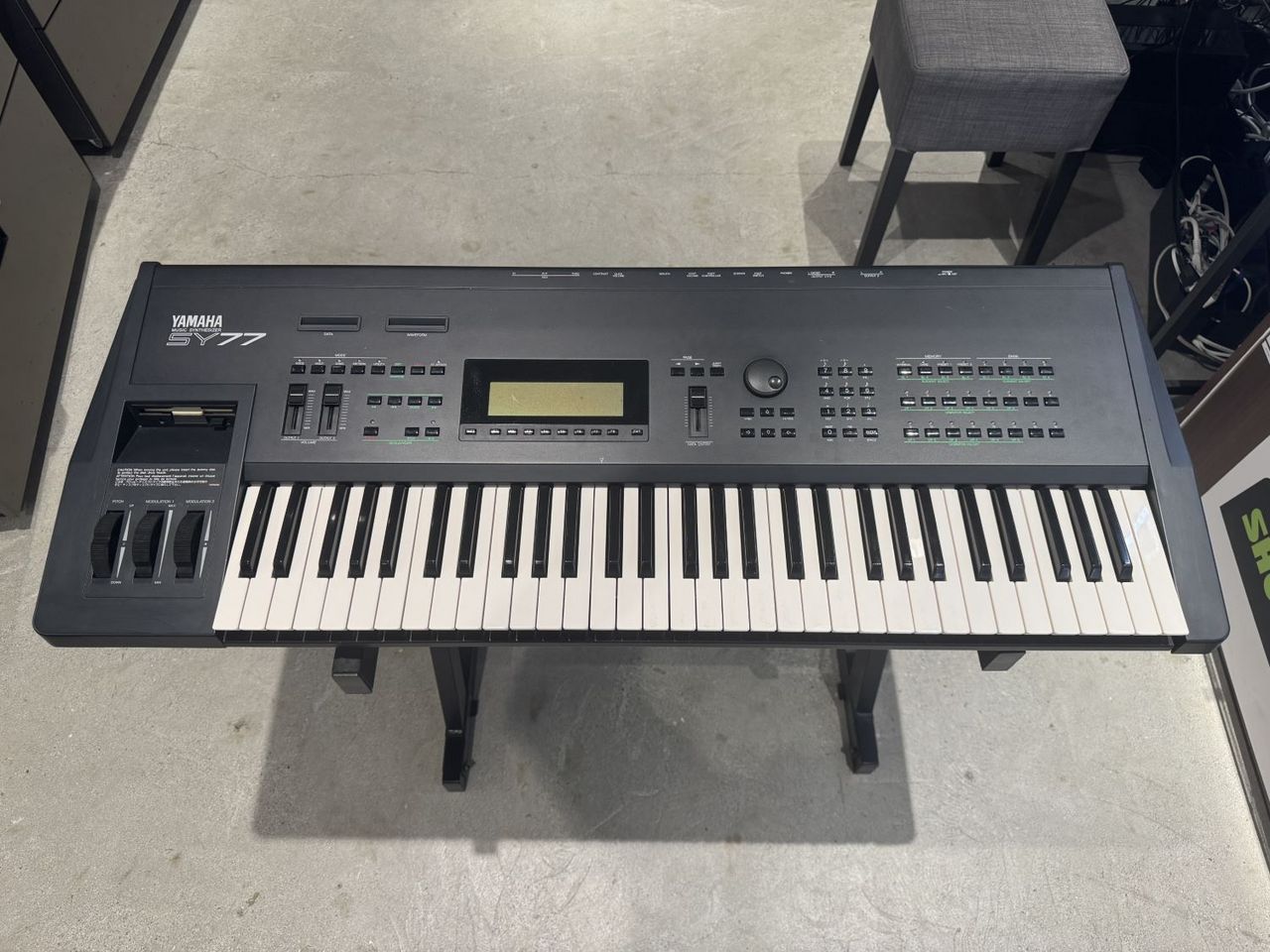 YAMAHA SY77 シンセサイザー 61鍵 【純正ハードケース付属