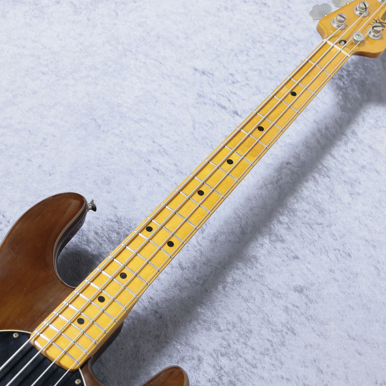 MUSIC MAN 1978 Stingray 4 - Walnut - 【5.11kg】（ビンテージ