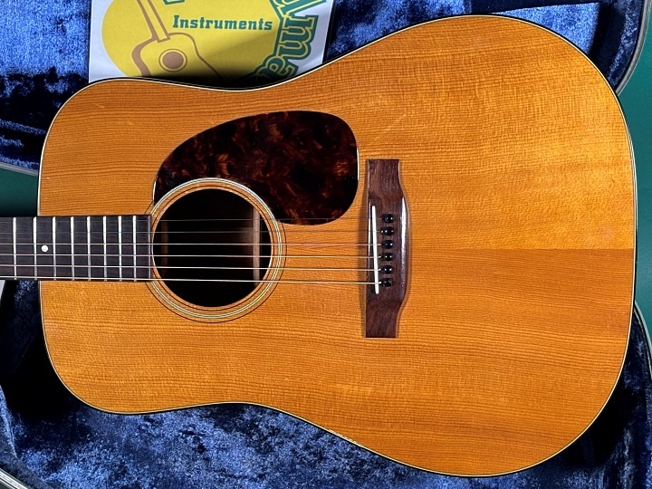 マーチンD-１８の出品です。 Martin D-18 Authentic 1939 (2015) - Trippers' Guitars
