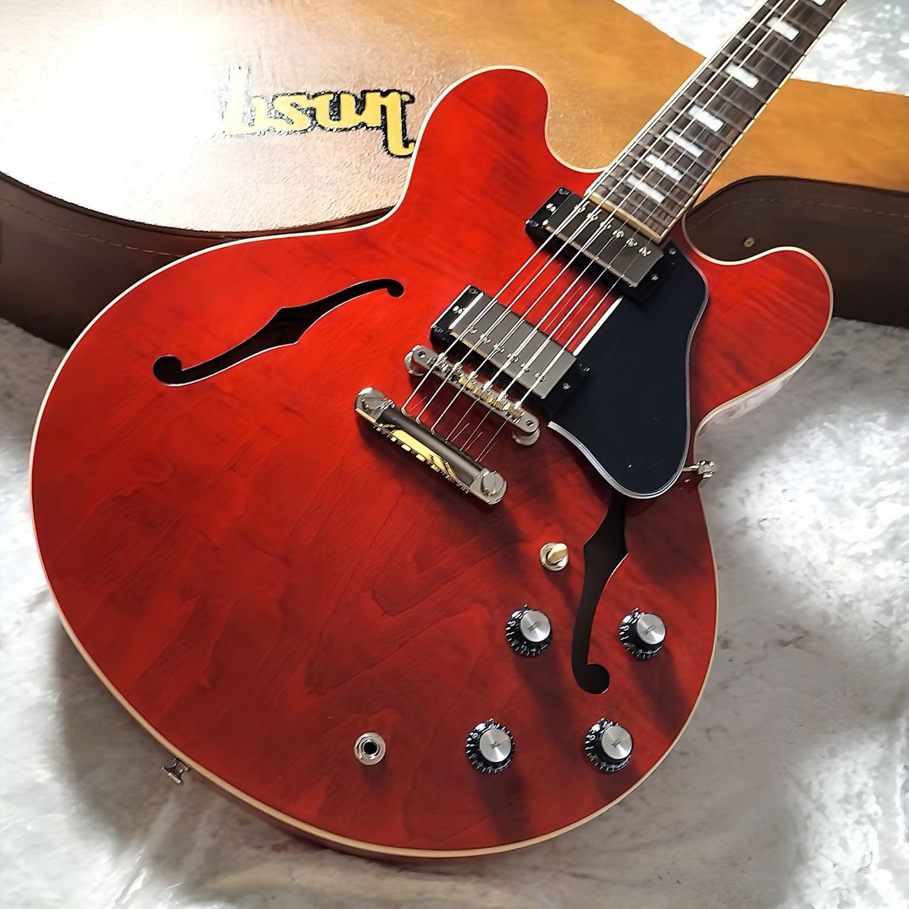 Gibson ES-335 Figured Sixties Cherry セミアコギター エレキギター