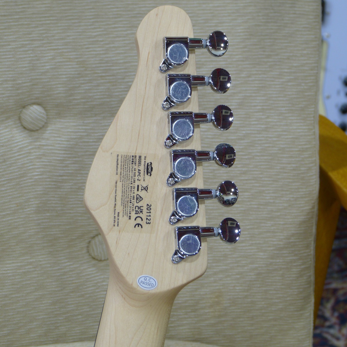 VOX APC-2 / Black 【アンプ・エフェクト・リズムマシン内蔵ミニギター