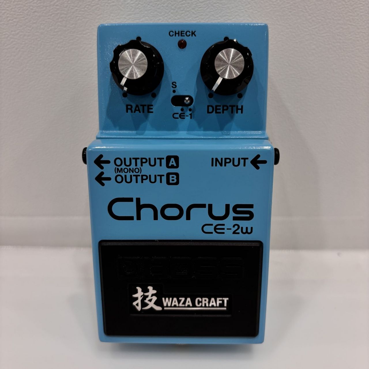 【美品】BOSS CE-2W BOSS CE-2W【USED】【美品】（中古/送料無料）【楽器検索デジマート】