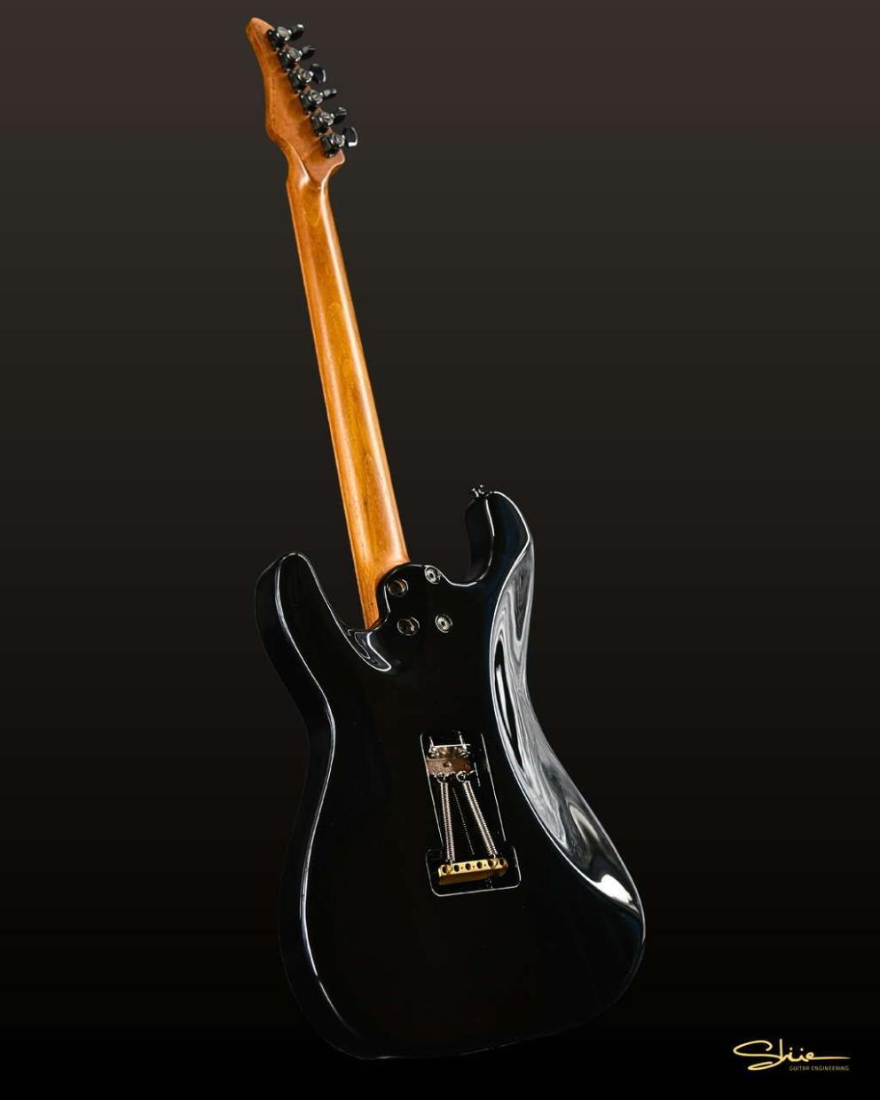 Shue Guitars New Classic S STD Super Black Black Hardware w/Royal