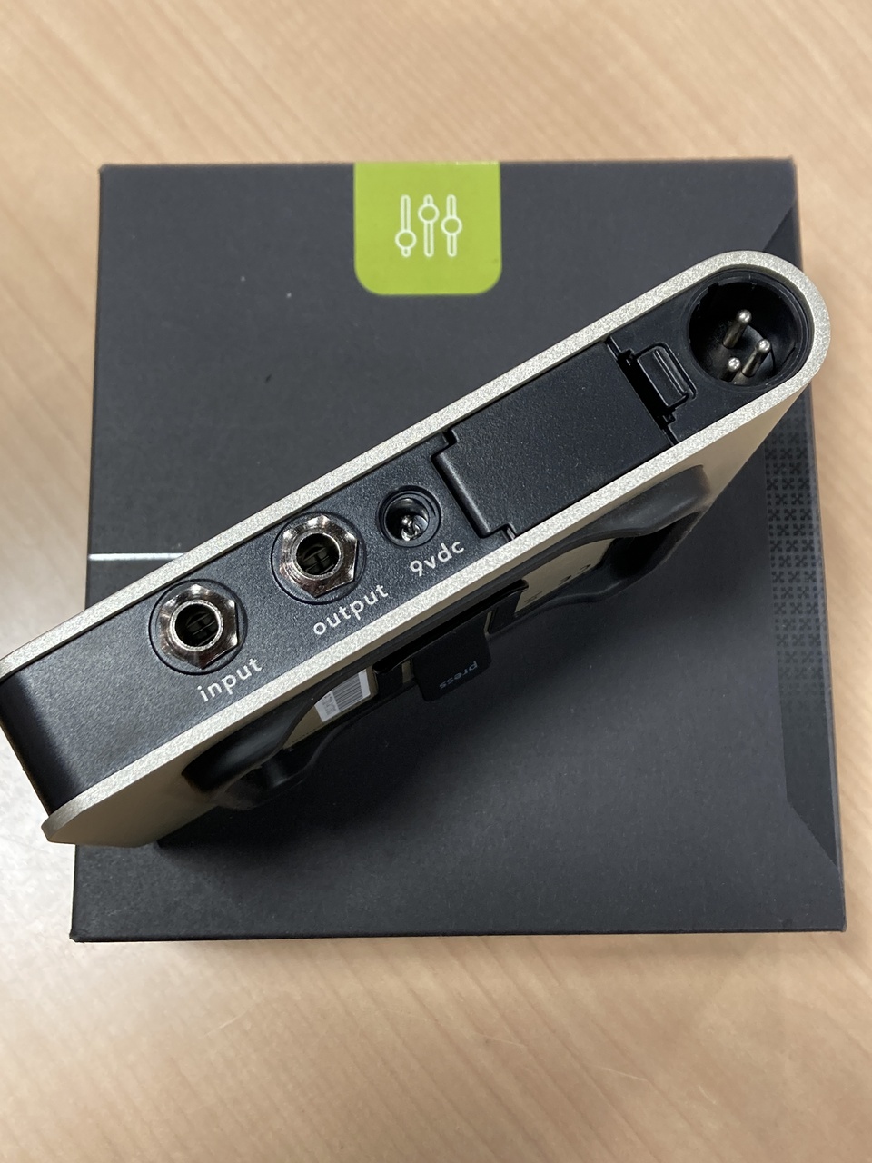 FISHMAN PLATINUM STAGE EQ /DI Analog Preamp（新品/送料無料