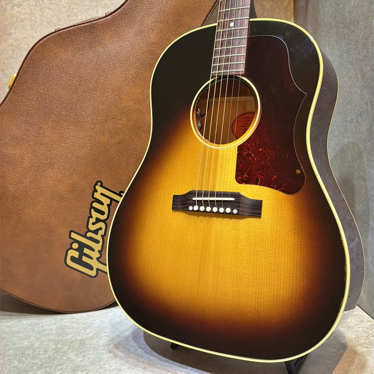 Gibson Custom Shop 【試奏動画あり】Dealer Select 1950s J-45 VS Red