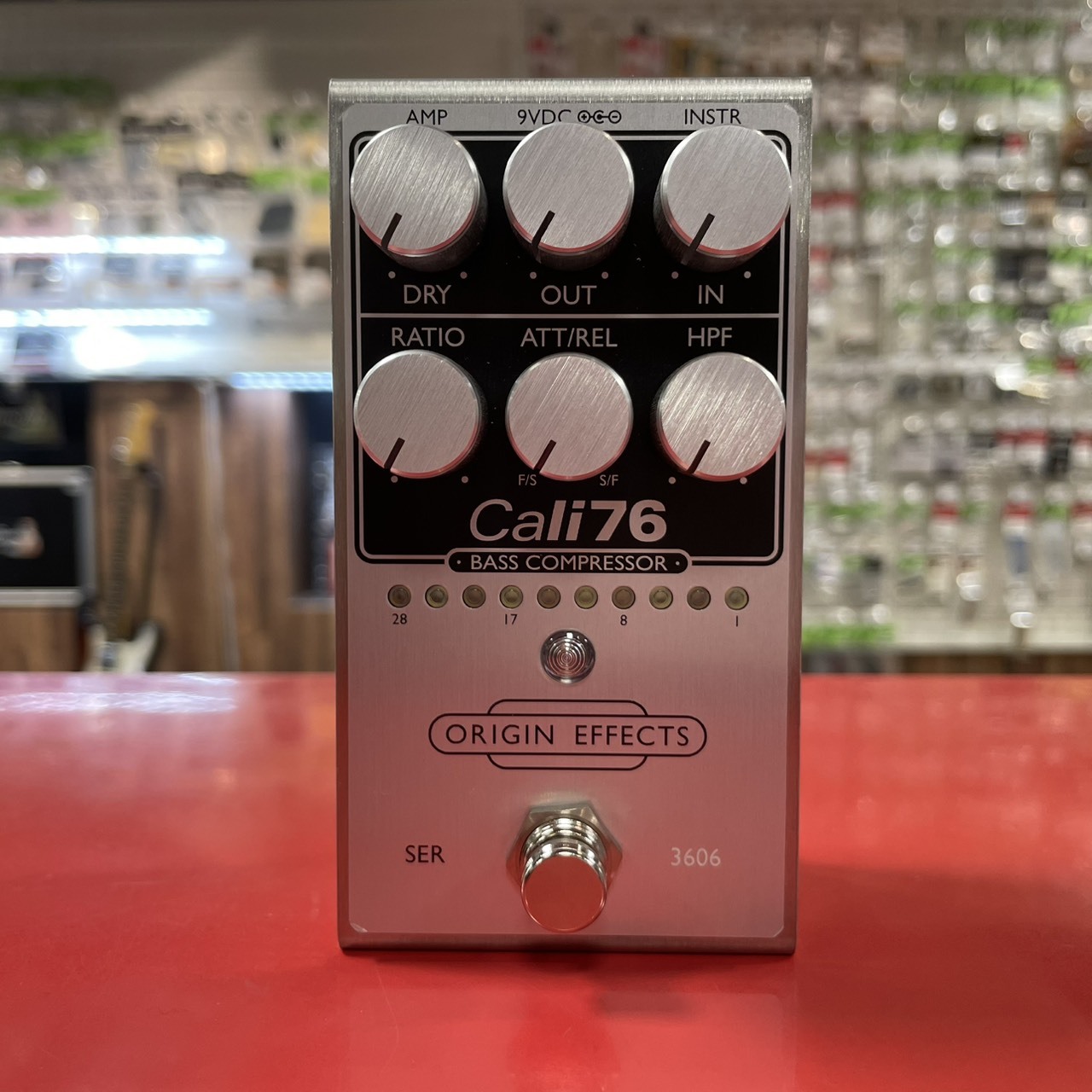 ORIGIN EFFECTS Cali76 Bass Compressor べース用コンプレッサー
