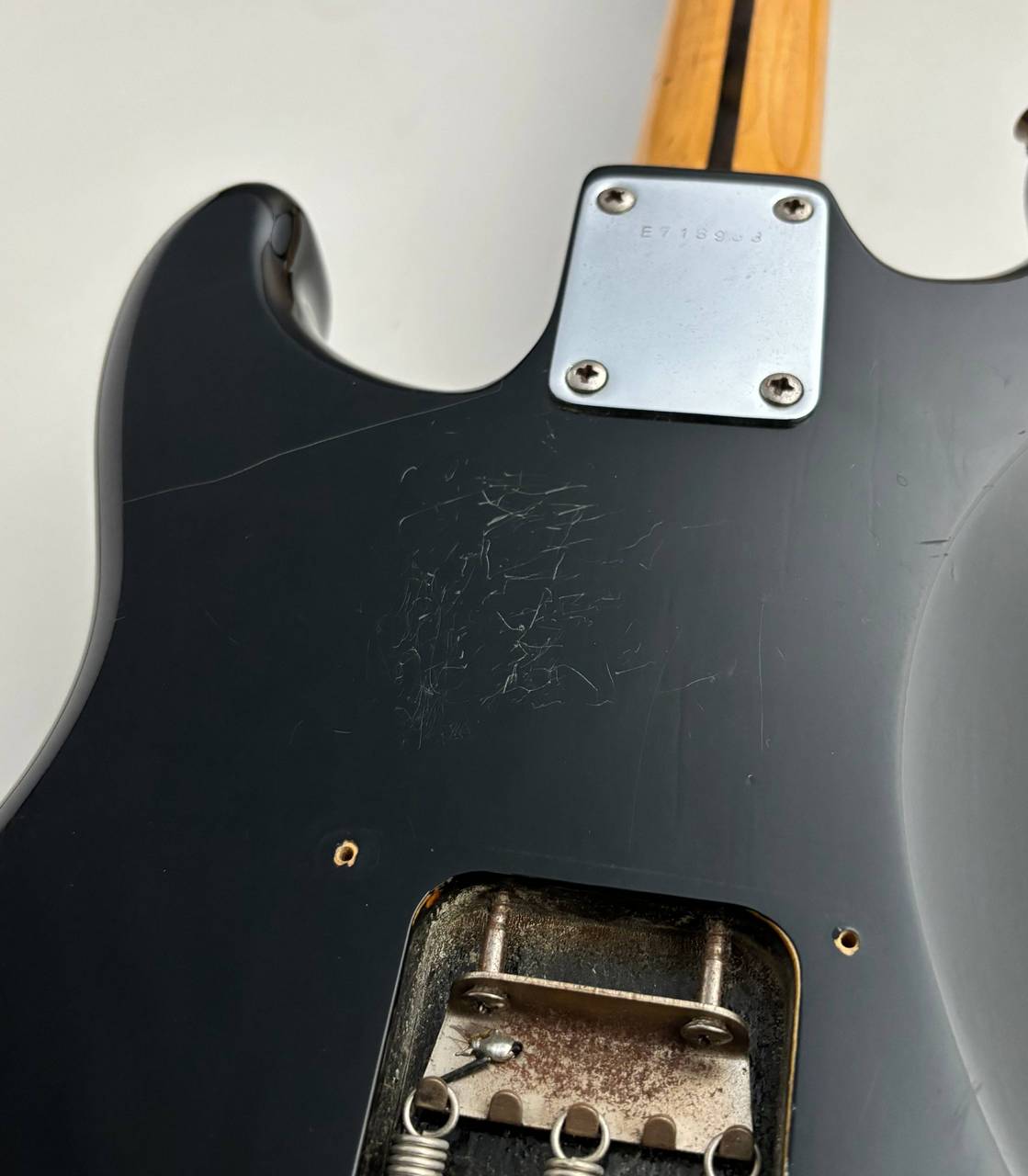 Squier by Fender Bullet 1 ~Black~ ≒3.33kg【E7シリアル】（ビンテージ）【楽器検索デジマート】