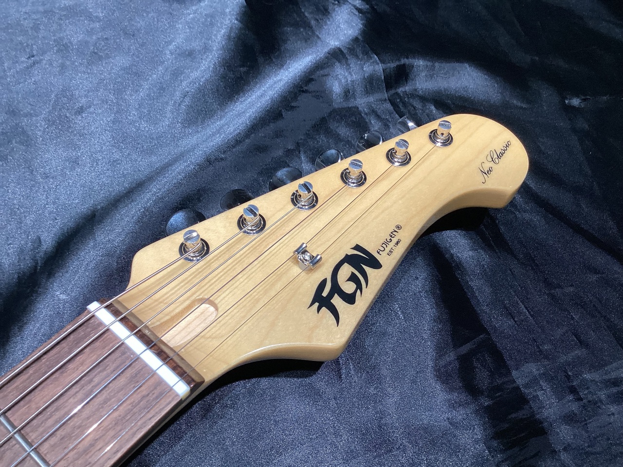 ギター Fujigen Neo Classic NST-100 VWH FUJIGEN(FGN) Neo Classic NST100RAL VWH (Vintage White)（新品