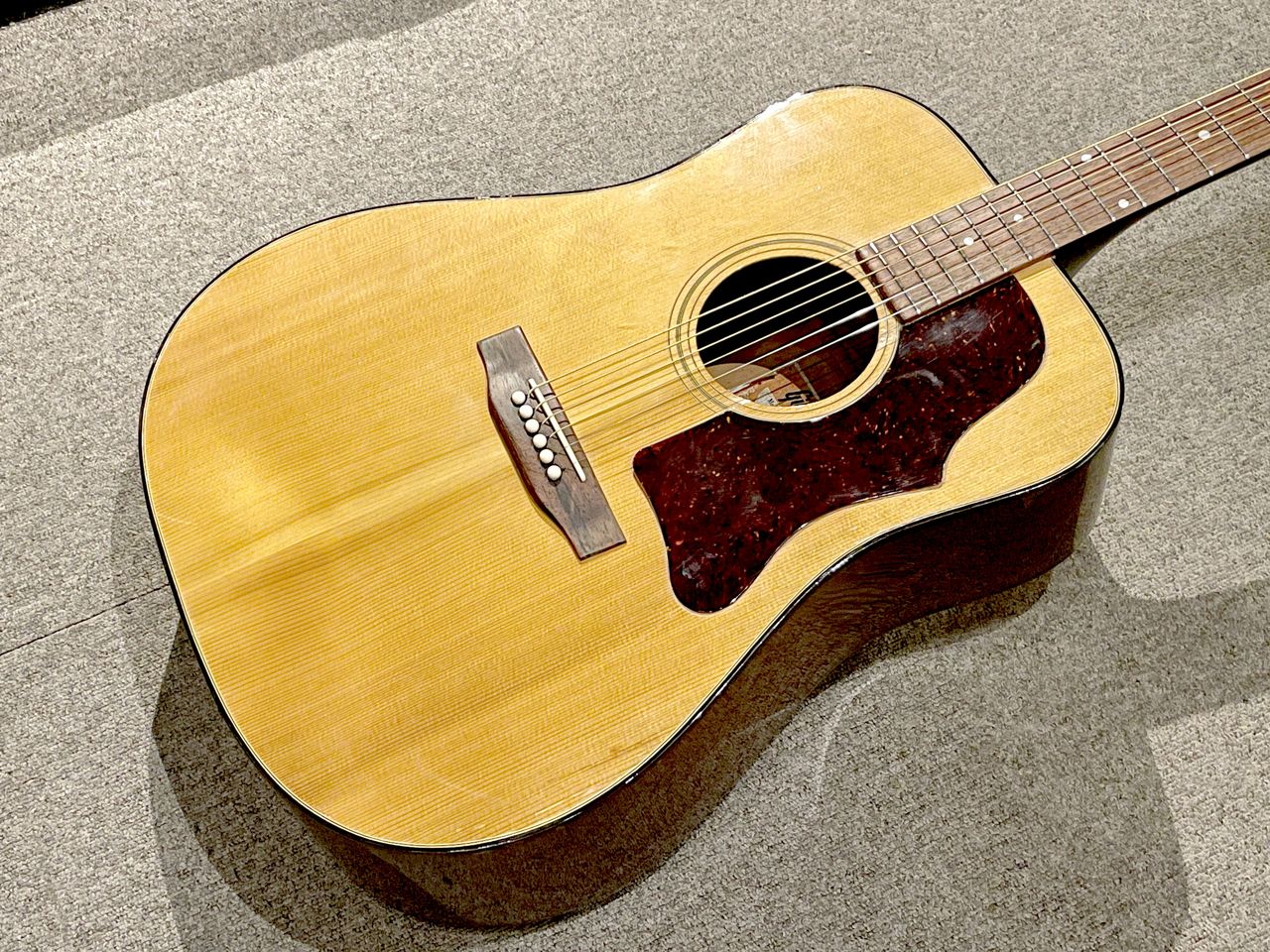 Gibson J-50 Deluxe（ビンテージ）【楽器検索デジマート】