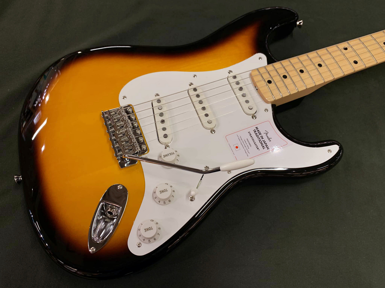 Fender MADE IN JAPAN TRADITIONAL 50S STRATOCASTER 2Tone Sunburst