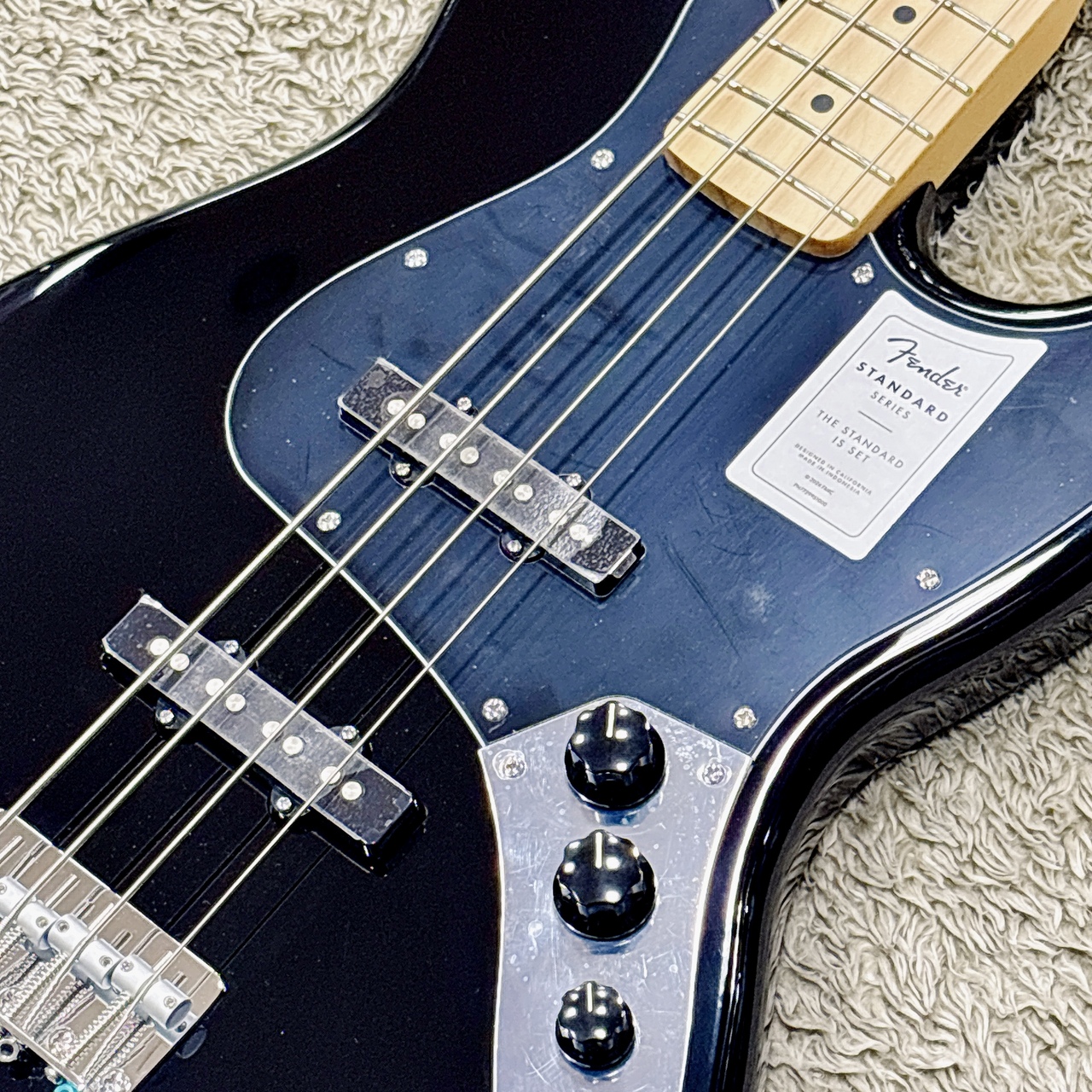 Fender Standard Jazz Bass Black / Maple 【2025年最新モデル