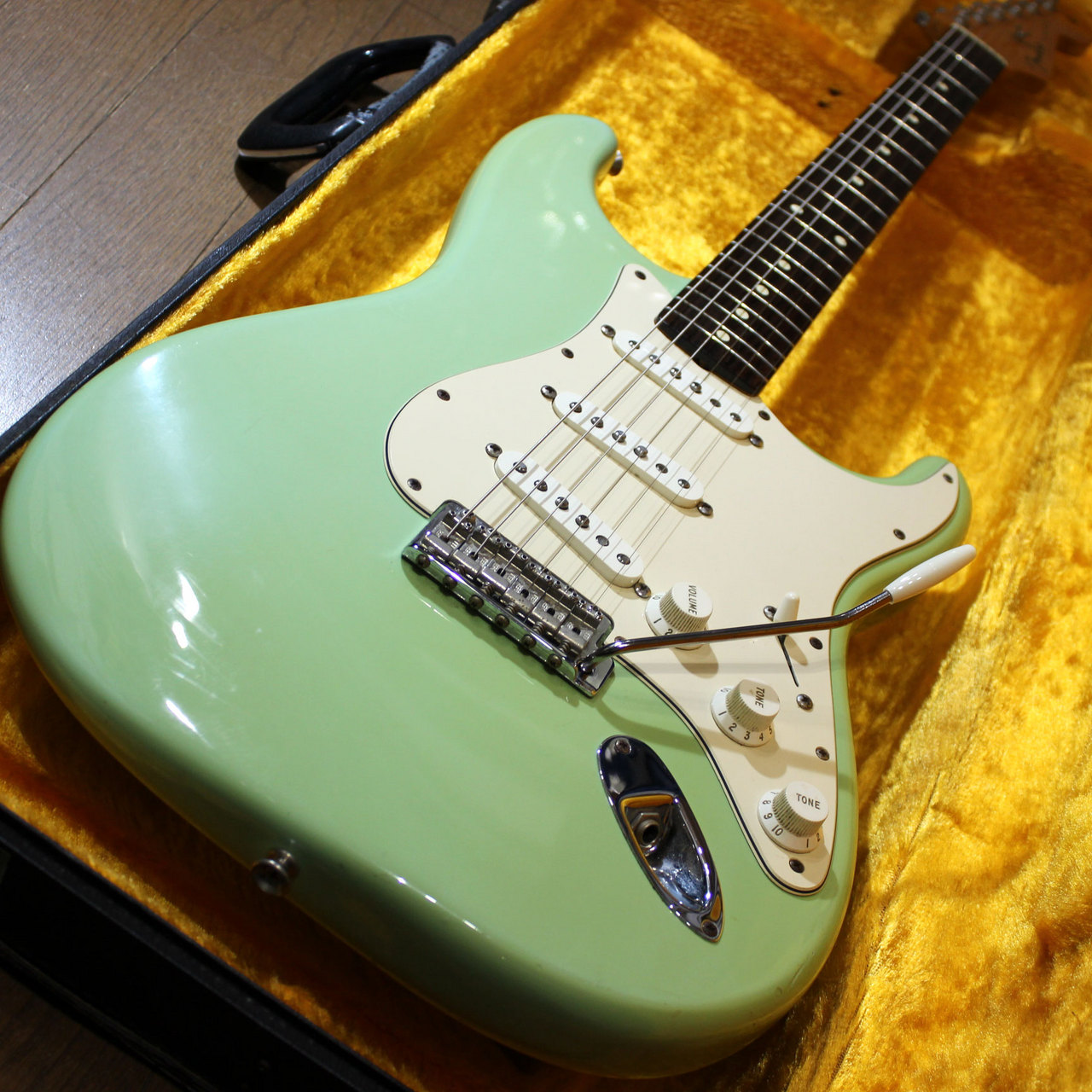 Fender American Vintage 62 Stratocaster Thin Lacquer Surf Green
