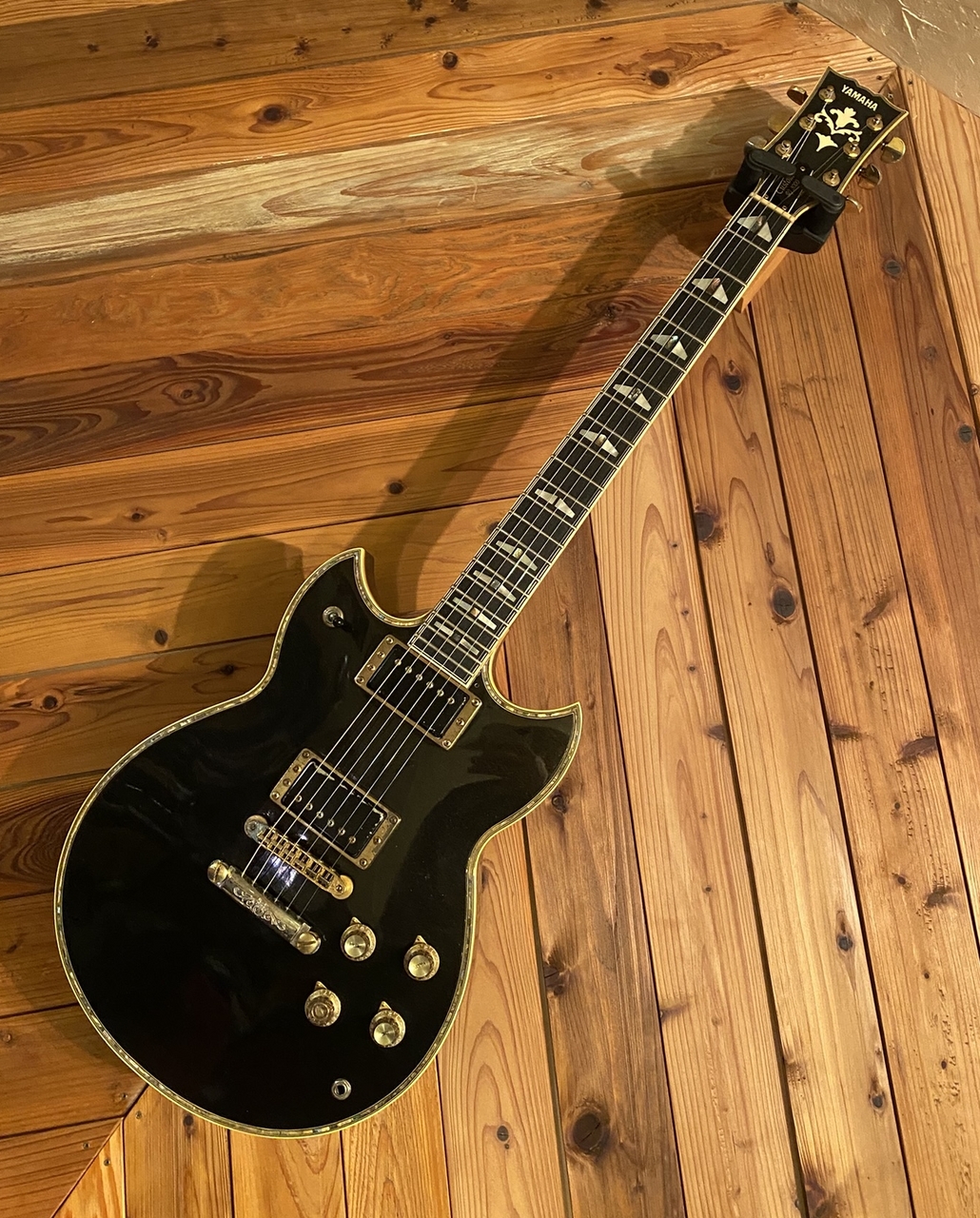 YAMAHA SG-3000 CUSTOM METALLIC BLACK 1982（ビンテージ）【楽器検索
