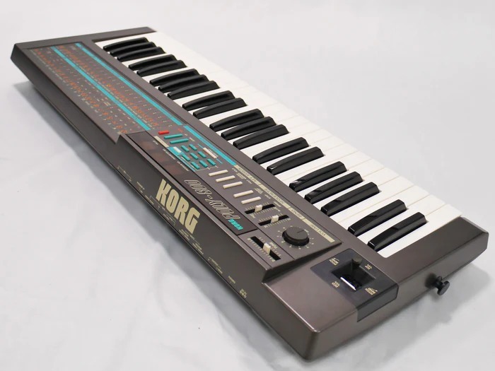 KORG POLY-800 + Case（中古）【楽器検索デジマート】