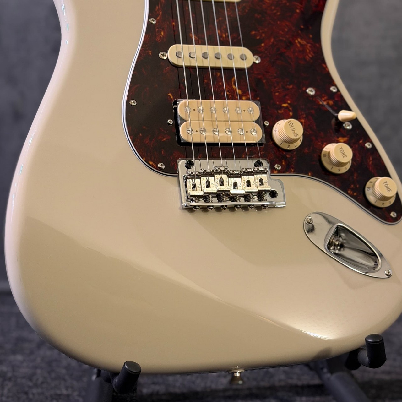FGN J-STANDARD リアハム ストラトキャスター 日本製 美品 富士弦