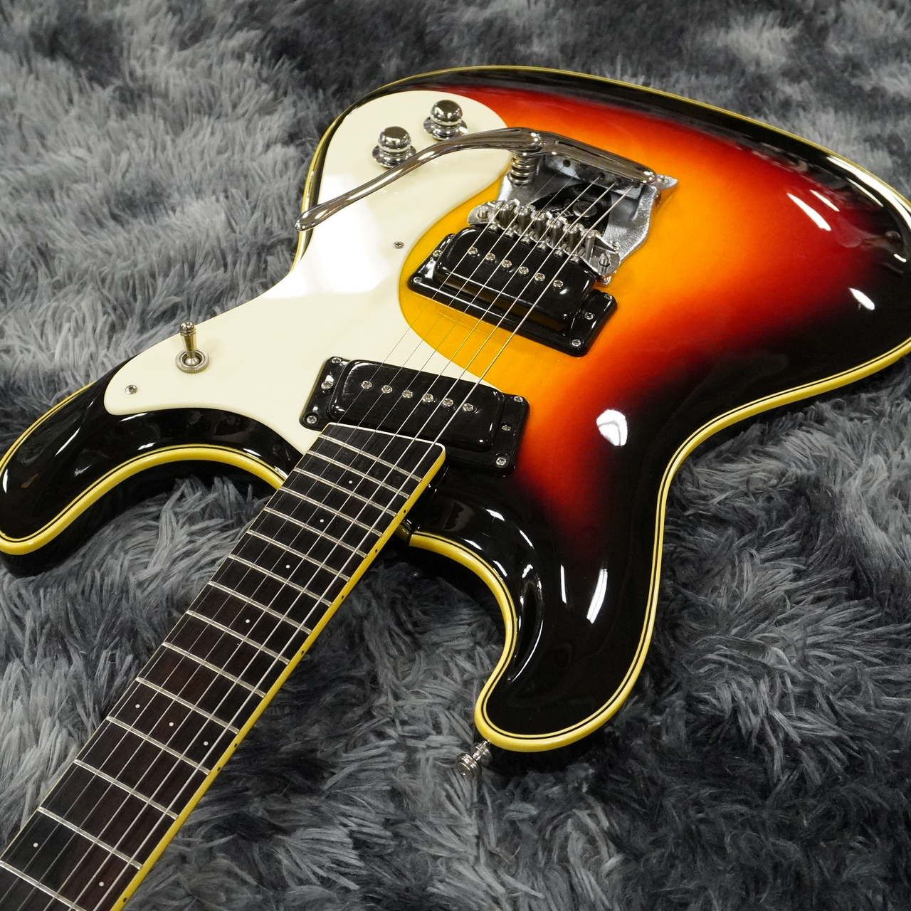 Mosrite The Ventures Model Mark-I V-63 Reissue / 3 Tone Sunburst